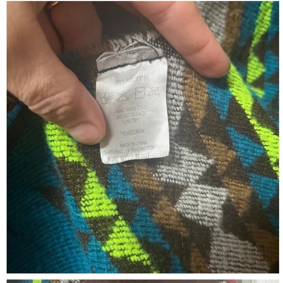 Colorful Earthbound Trading Co. hooded Cape - Picture 3 of 5